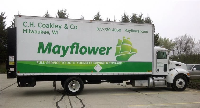 3M Vinyl Graphics applied to Box Truck